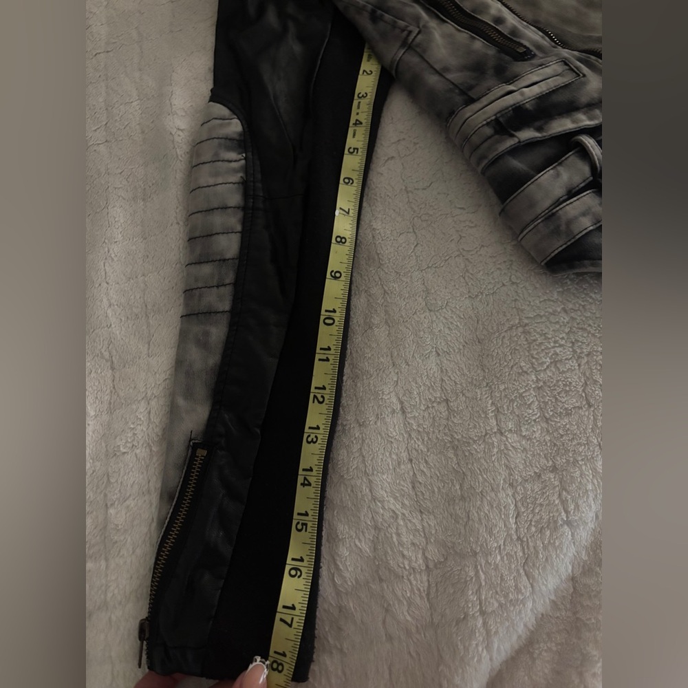 Jacket - Picture 9 of 9